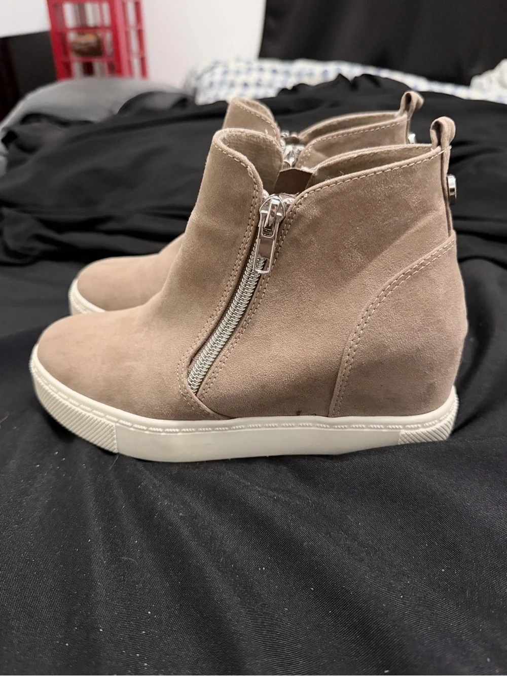 Steve Madden Wedge Sneaker Booties in Taupe Suede size 3